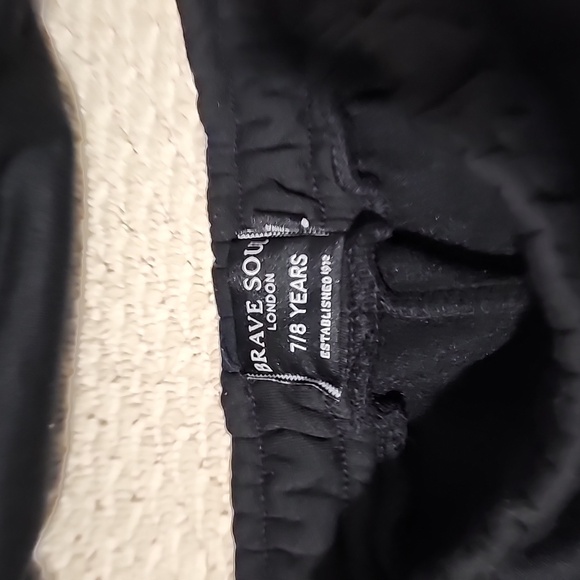 Black tracksuit. - Picture 3 of 3